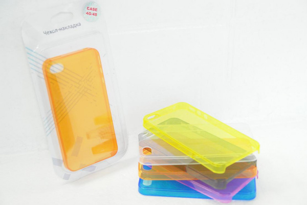 Чехол  iPhone 4 тонкий пластиковый (цвет в ассортименте)